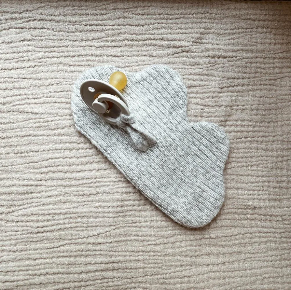 Cloud pacifier holder - Wool & cashmere