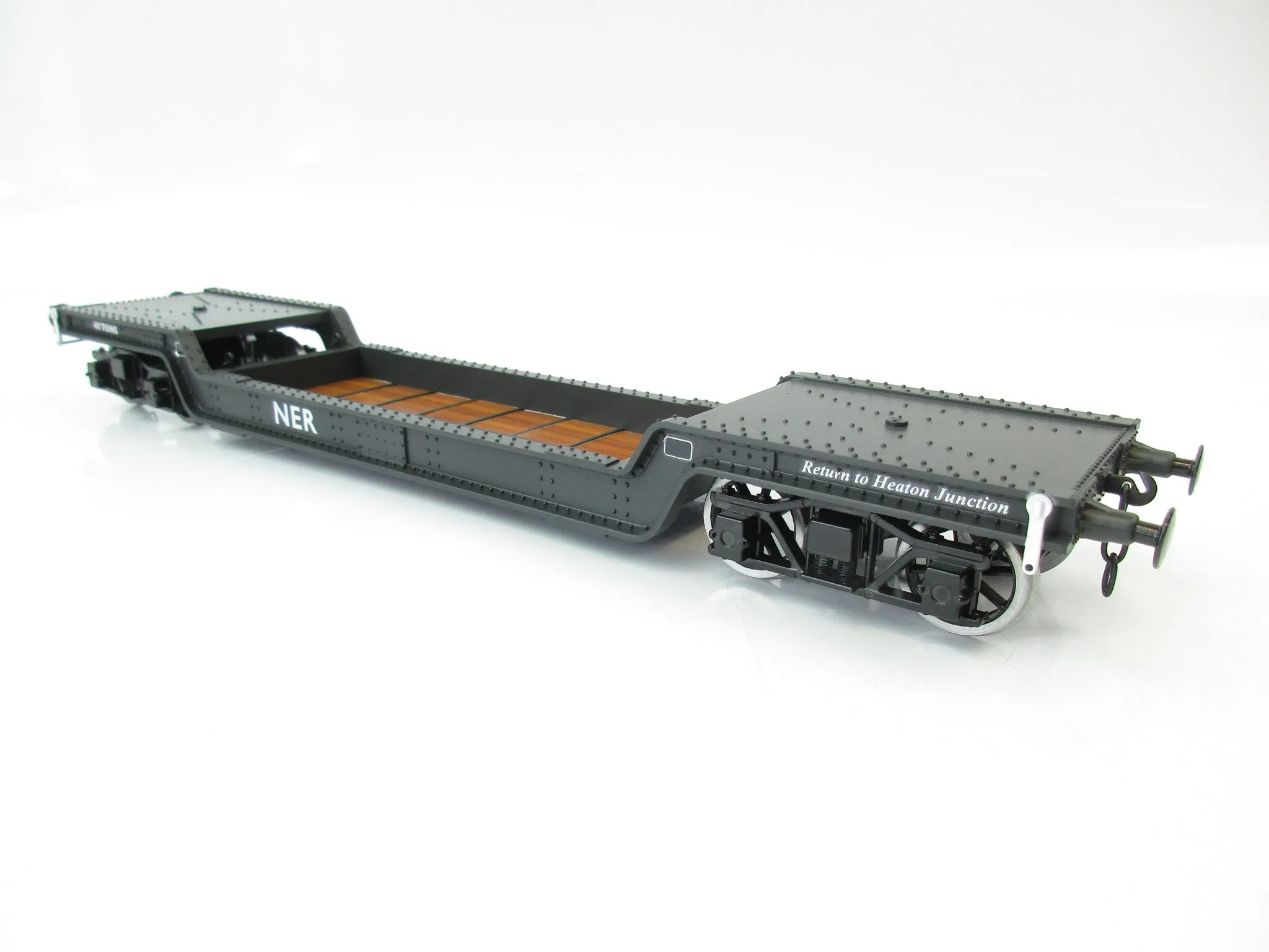 Darstaed D32-11 7mm Finescale O Gauge 45 Ton Bogie Well Wagon NER Livery