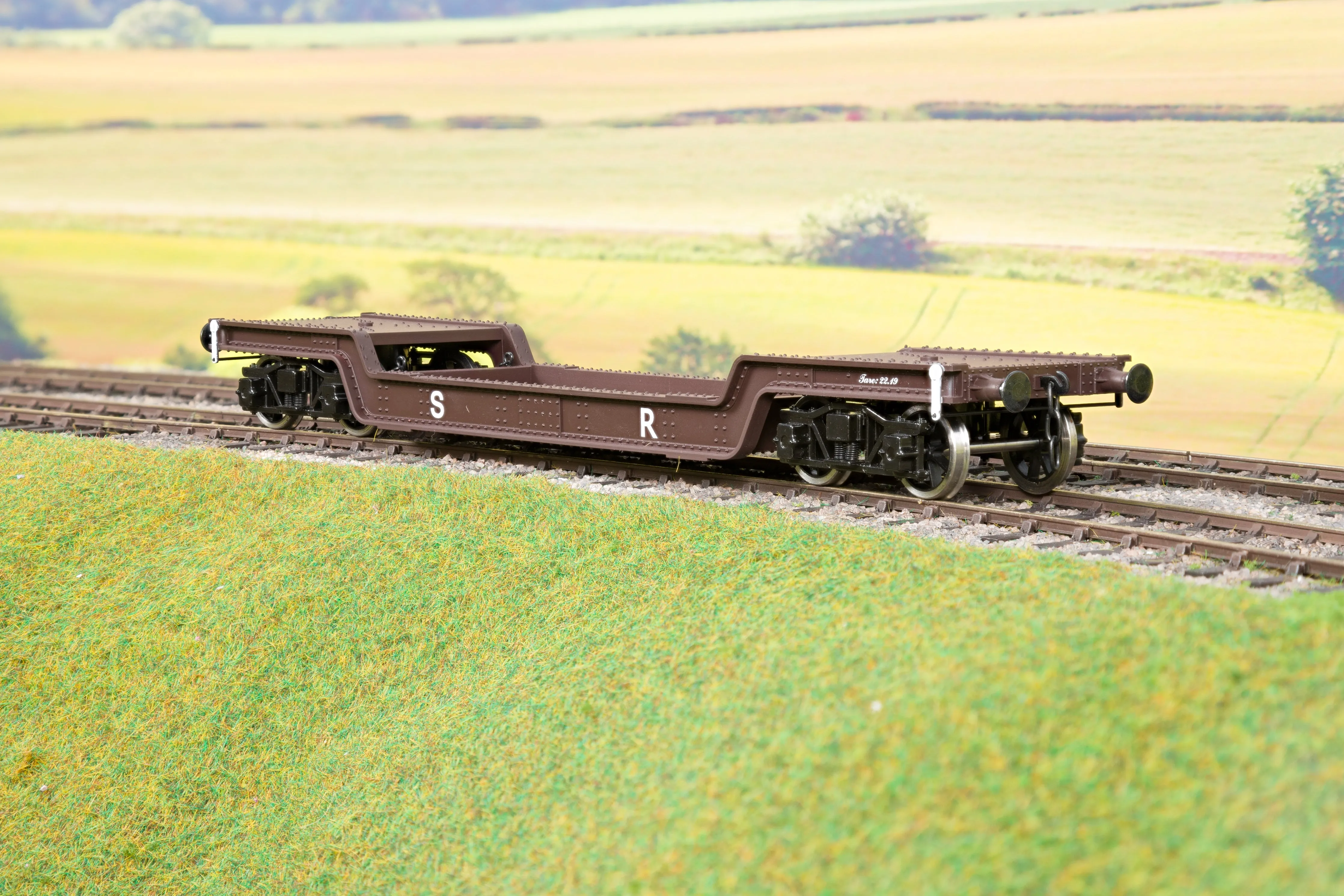 Darstaed D32-12 7mm Finescale O Gauge 45 Ton Bogie Well Wagon SR Brown