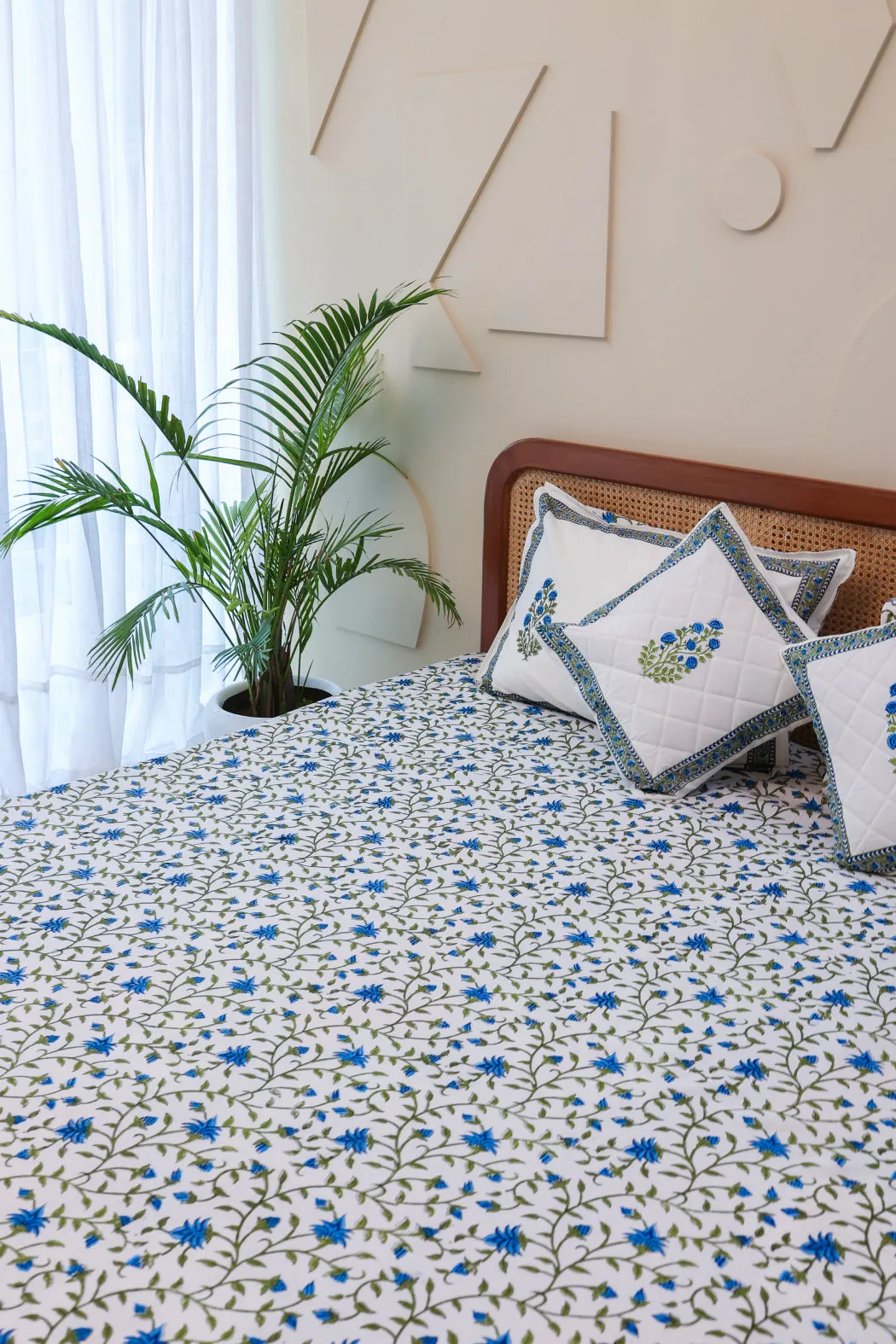 Elegant Impressions Hand Block Print Premium Cotton Bedsheet with 2 Pillow Covers & 2 Cushion Covers